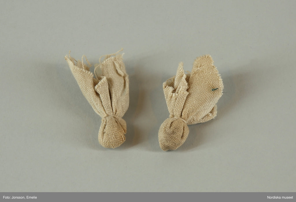 Example of a trollbag from 1881 https://digitaltmuseum.se/011023340870/trollpase