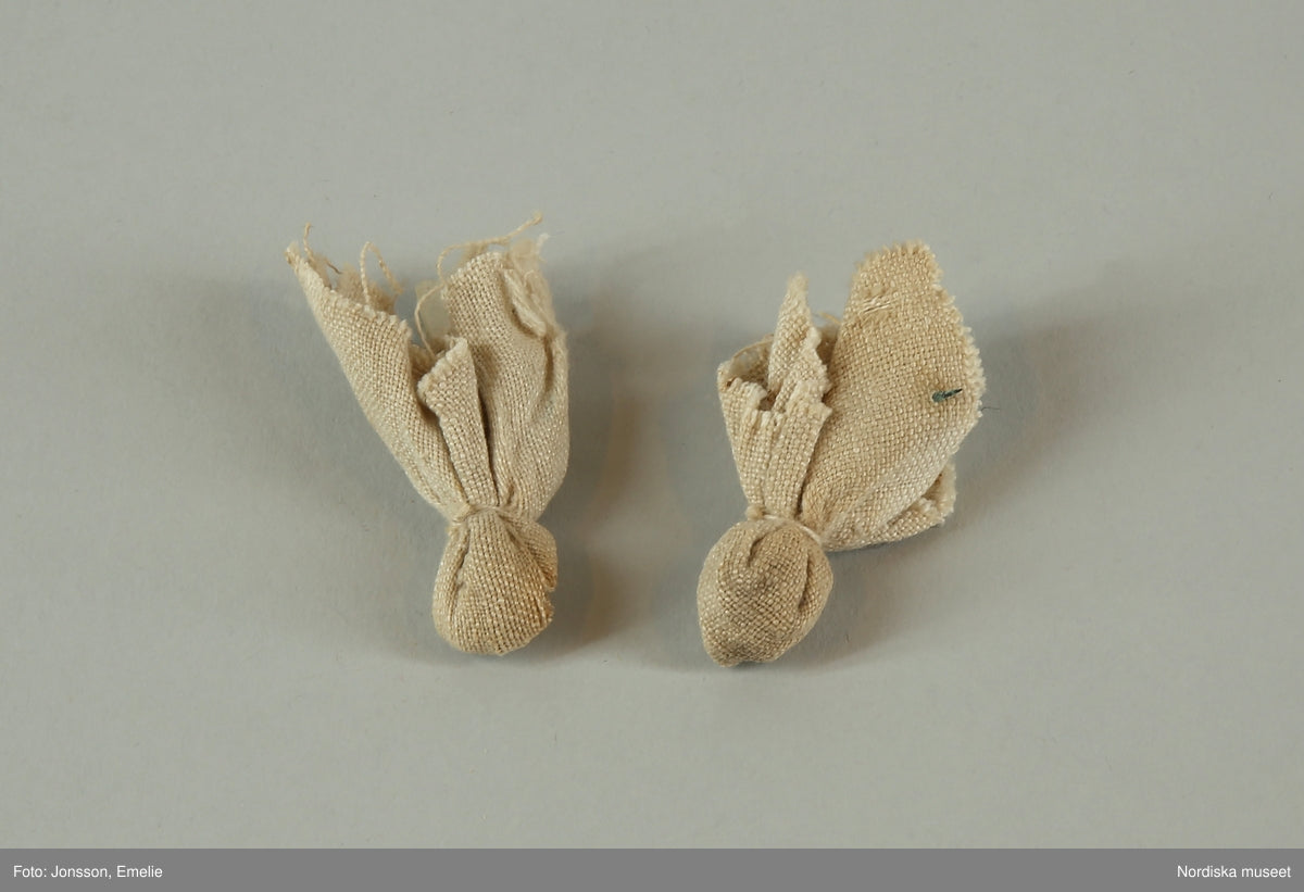Example of a trollbag from 1881 https://digitaltmuseum.se/011023340870/trollpase